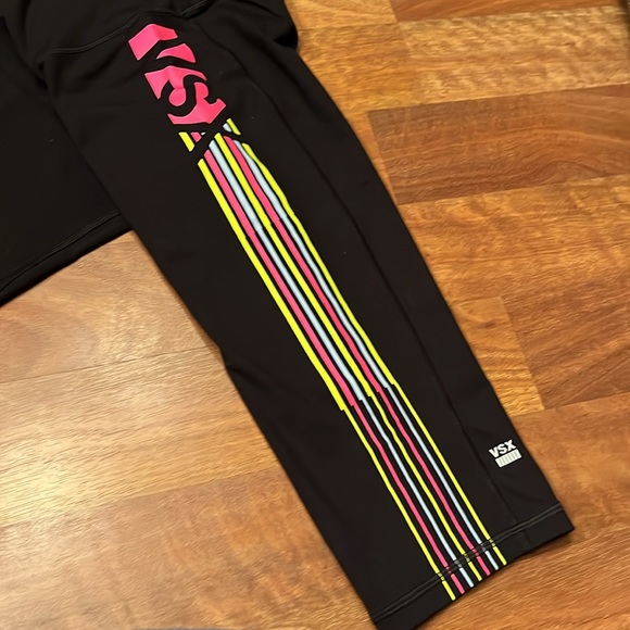 BNWOT Victoria’s secret sport knockout biker shorts - Picture 9 of 13